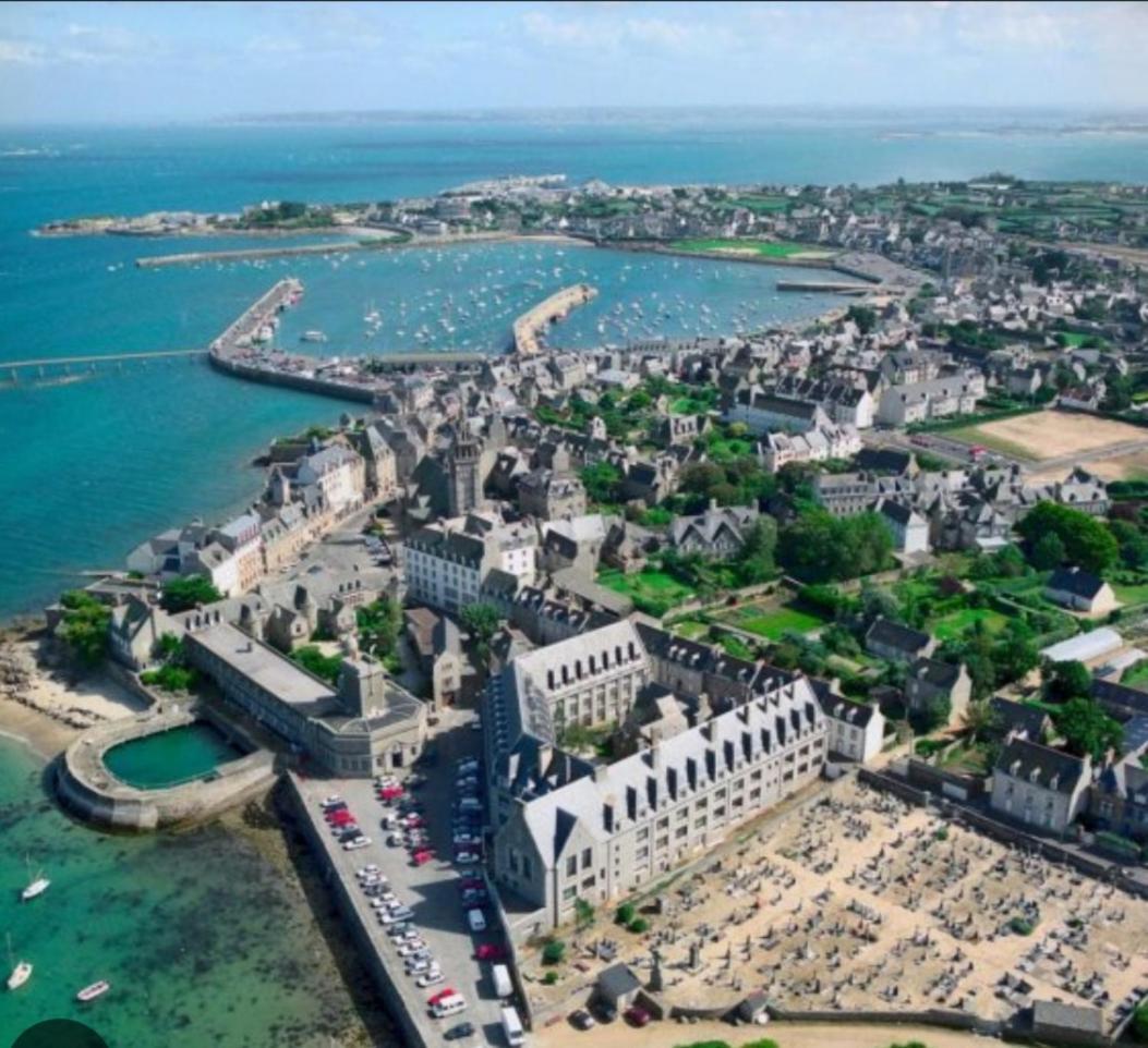 Ty Ma Bro Apartment Saint-Pol-de-Leon Bagian luar foto